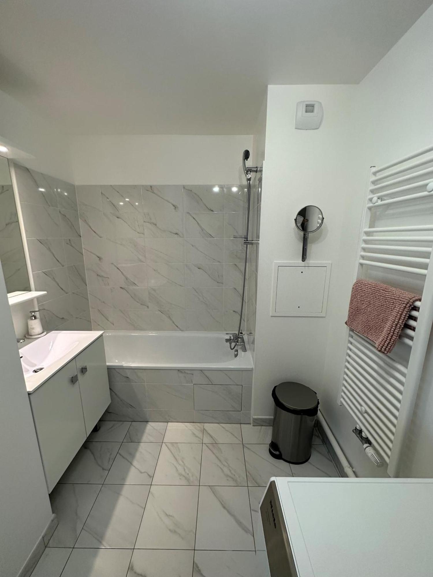 Superbe Appart Au Pied De Disney Apartment Сери Екстериор снимка